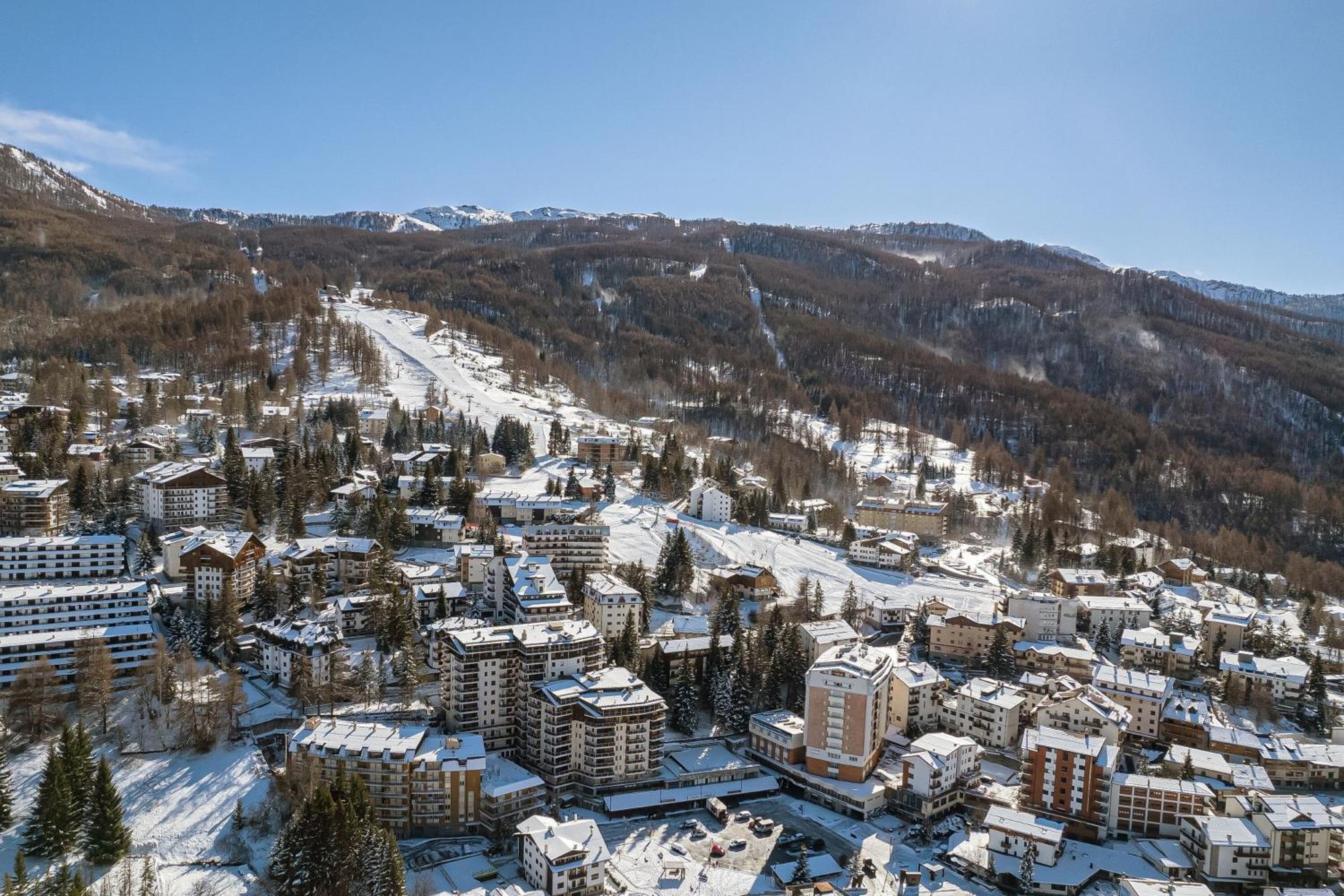 Miramonti 21 Ski In - Ski Out - Happy Rentals Oulx Zewnętrze zdjęcie